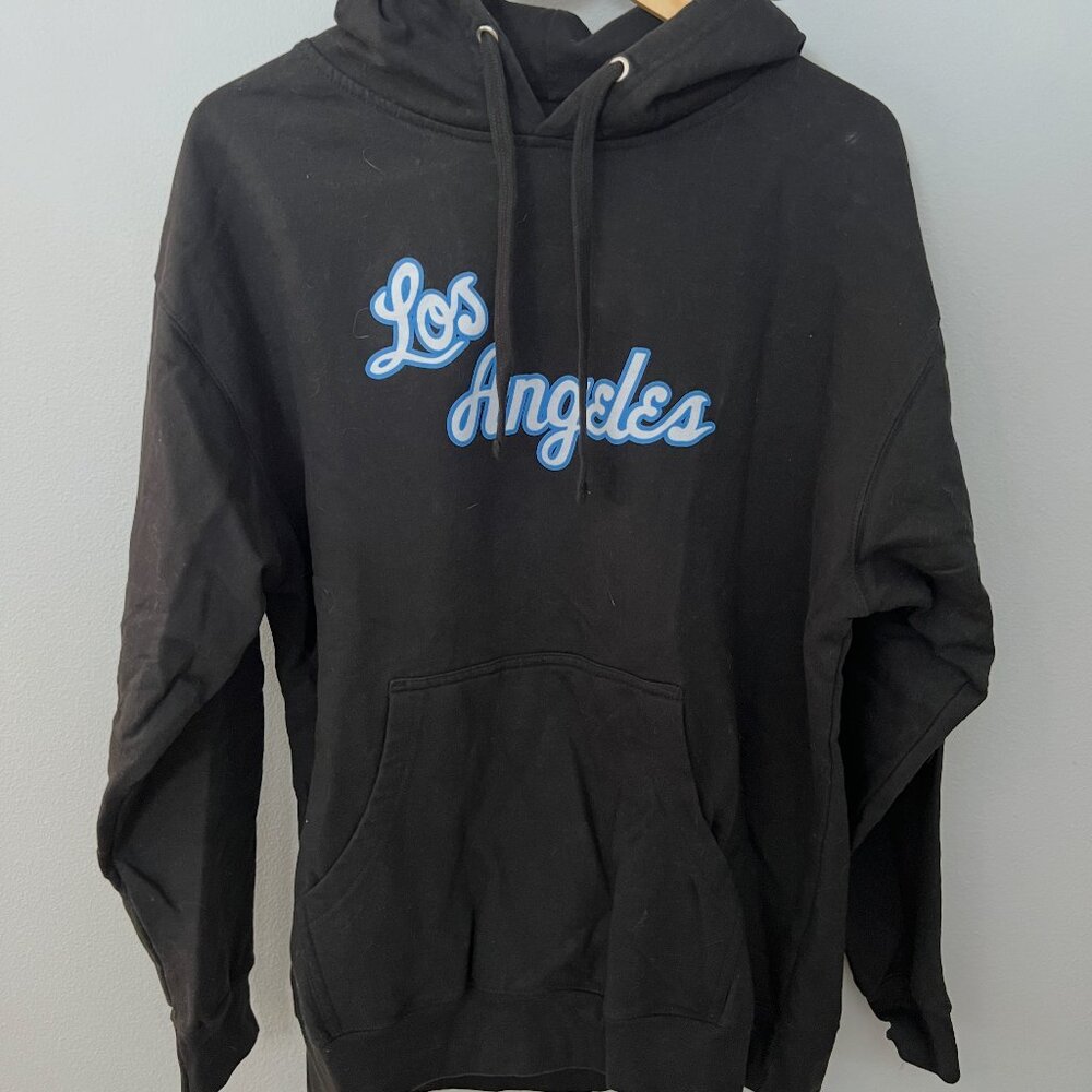 Lakers Logo Evolution Hoodie (Men’s L) – Mitchell & Ness x NBA World Tour